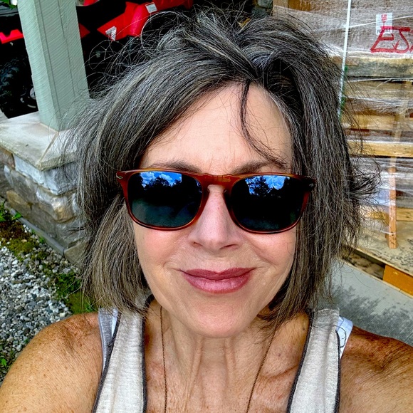 Meet your Posher, Patricia - Picture 1 of 1